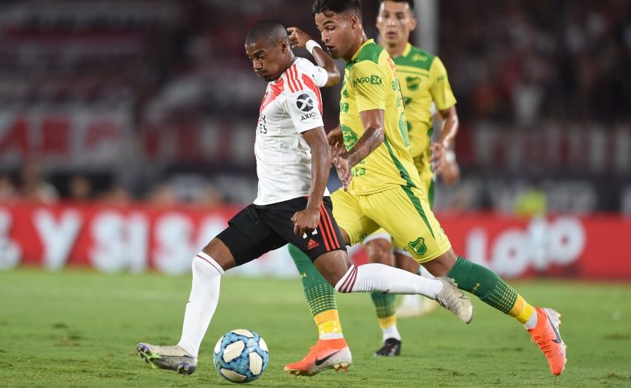 Paco Casal - Nicolas De La Cruz Puntero con River Plate en la Superliga Argentina