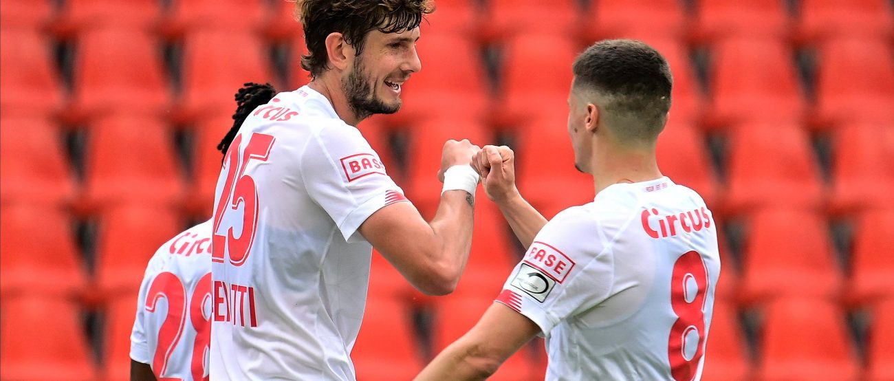 Avenatti PacoCasal futbol