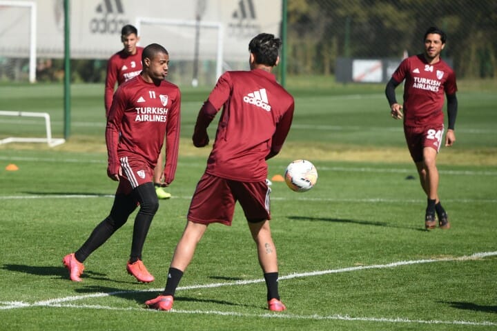 nicolas de la cruz entrena con river plate