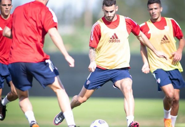 Gaston Pereiro vuelve a los entrenamientos en CAGLIARI CALCIO 1 1