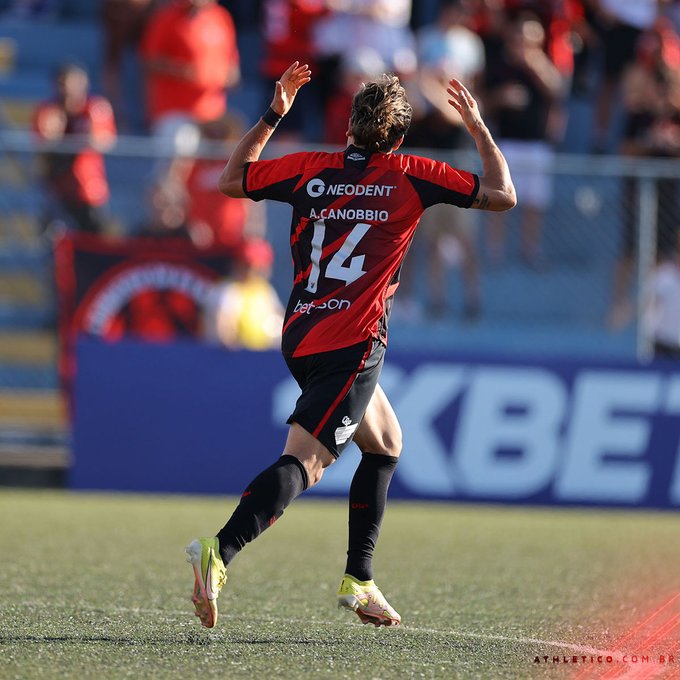 Agustin Canobbio Ath Paranaense Paco Casal